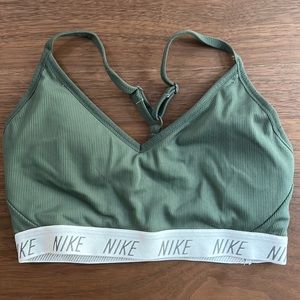 Nike Sage Sports Bra - Lightly Lined